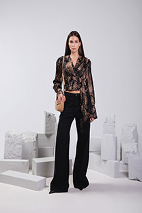 Tiffany Production Kratka bluza sa asimetričnim karnerom i V-izrezom