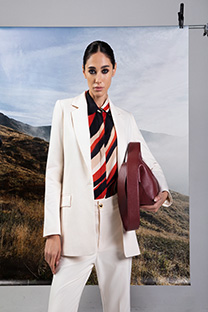 Elegantni ženski sako dugih rukava Tiffany Production