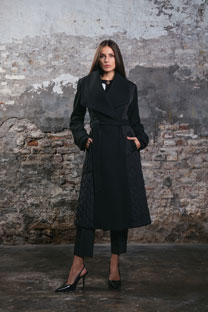 Tiffany Production Ženska duga jakna sa pojasom i prošivenim detaljima