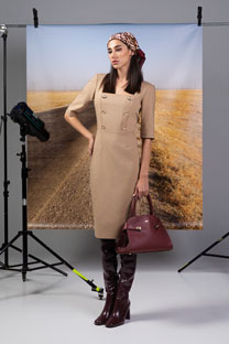 Tiffany Production Haljina kratkih rukava sa ukrasnim dugmićima i kockastim izrezom