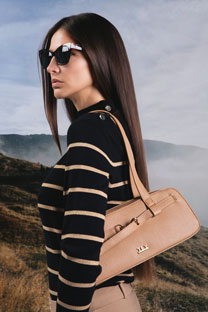 Ženska torba sa dugim ručkama i rajsferšlus kopčanjem Tiffany Production