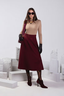 Tiffany Production Podesiva ogrlica sa biserima i elegantnim detaljem