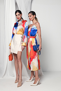 Plisirana midi haljina u neon dezenu Tiffany Production