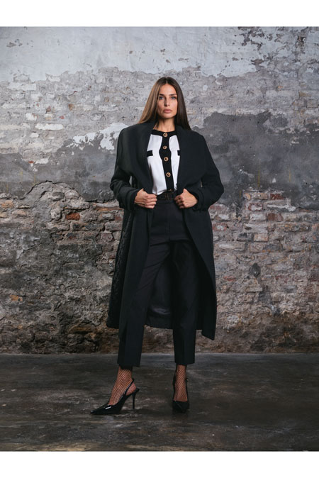 Ženske pantalone jednobojne sa džepovima i ukrasnim pojasom Tiffany Production