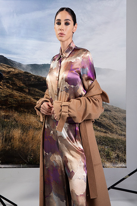 Tiffany Production Ženske pantalone širokih nogavica u dezenu sa prelivenim bojama