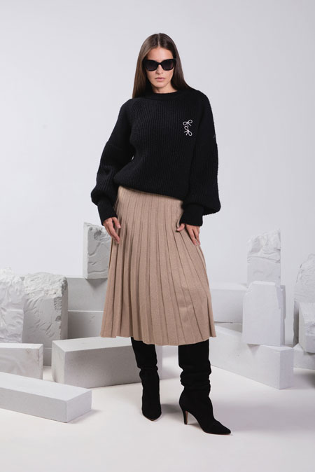 Pleteni džemper sa ukrasnim brošem Tiffany Production