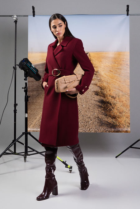 Elegantni kaput sa kaišem i zlatnom kopčom Tiffany Production