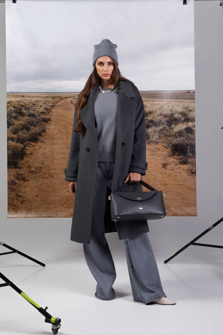 Ženski kaput klasičnog kroja sa dugmadima Tiffany Production