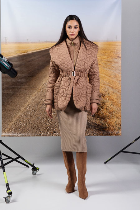 Ženska prošivena jakna sa kaišem i širokom kragnom Tiffany Production