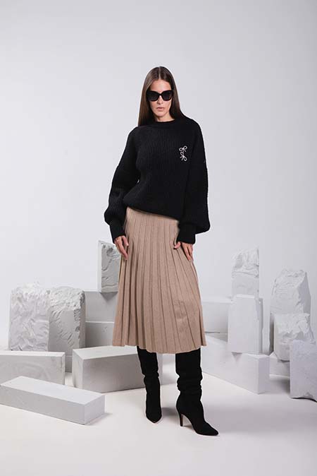 Plisirana midi suknja od svetlucavog materijala Tiffany Production